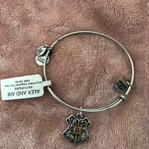Alex and Ani Harry Potter Hogwarts crest bracelet